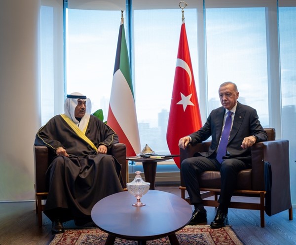 ممثل صاحب السمو سمو ولي العهد يبحث مع الرئيس التركي سبل تعزيز وتطوير العلاقات الثنائية الوثيقة