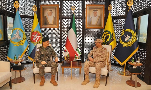 الشريعان يبحث مع الملحق العسكري لكوريا الجنوبية التعاون الدفاعي وسبل تطويره
