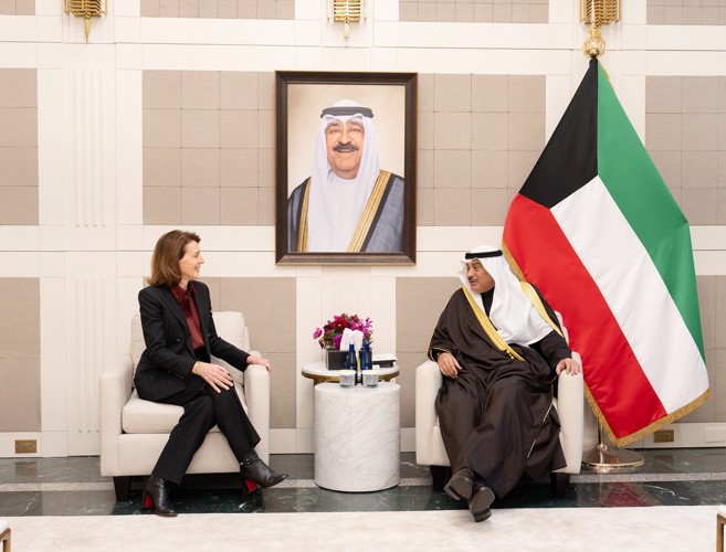 ممثل صاحب السمو الأمير الشيخ مشعل الأحمد سمو ولي العهد الشيخ صباح الخالد خلال اللقاء مع الرئيس والمدير التنفيذي للاستثمار في شركة ألفابت وغوغل روث بورات