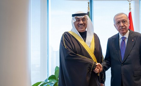 ممثل الأمير بحث مع العاهل الأردني والرئيس التركي المستجدات الإقليمية والدولية
