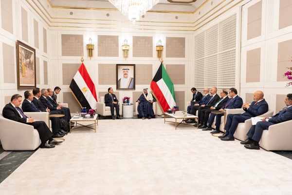  جانب من استقبال ممثل صاحب السمو الأمير الشيخ مشعل الأحمد، سمو ولي العهد الشيخ صباح الخالد رئيس مجلس وزراء جمهورية مصر العربية د.مصطفى مدبولي 