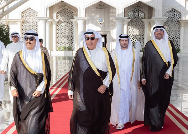ممثل الأمير وزير شؤون الديوان الأميري يتوجه إلى الإمارات لتقديم واجب العزاء بوفاة الشيخ أحمد بن راشد