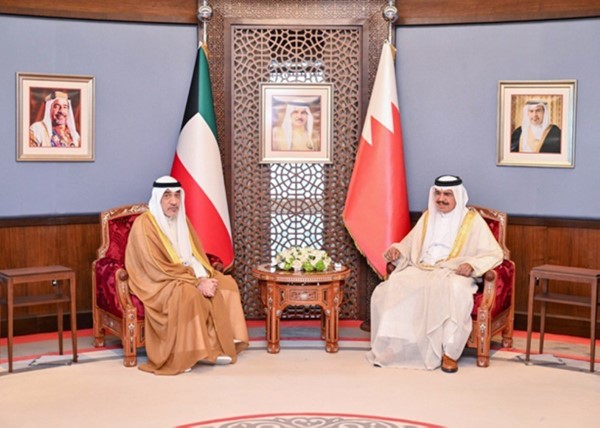  النائب الأول لرئيس مجلس الوزراء ووزير الداخلية الشيخ فهد يوسف سعود الصباح مع وزير الداخلية البحريني الفريق أول الشيخ راشد بن عبدالله آل خليفة