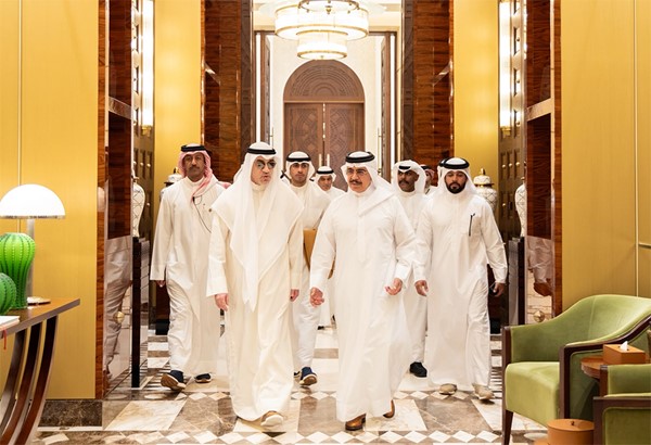 اليوسف: الكويت تقف إلى جانب البحرين في مواجهة كل ما يمس أمنها واستقرارها
