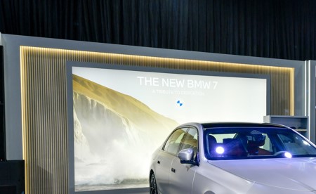 بالفيديو.. «BMW» الفئة السابعة الجديدة تصل إلى الكويت لتعيد تعريف الفخامة العصرية