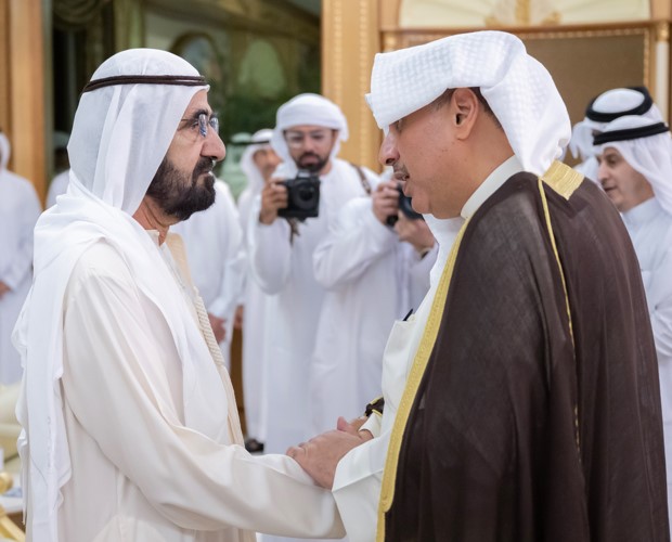 ممثل صاحب السمو الأمير الشيخ مشعل الأحمد وزير شؤون الديوان الأميري الشيخ حمد جابر العلي لدى تقديم واجب العزاء بوفاة الشيخ أحمد بن راشد آل مكتوم لصاحب السمو الشيخ محمد بن راشد آل مكتوم