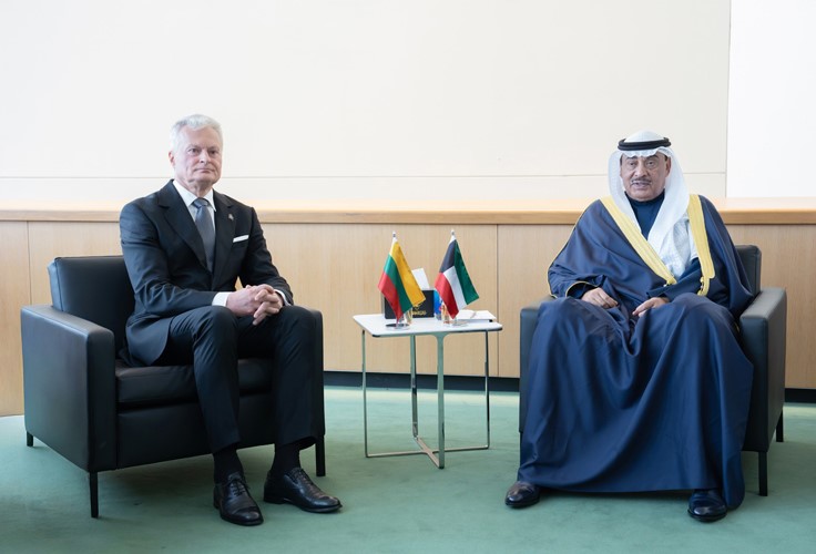 ممثل صاحب السمو الأمير الشيخ مشعل الأحمد سمو ولي العهد الشيخ صباح الخالد مع الرئيس غيتاناس ناوسيدا رئيس ليتوانيا