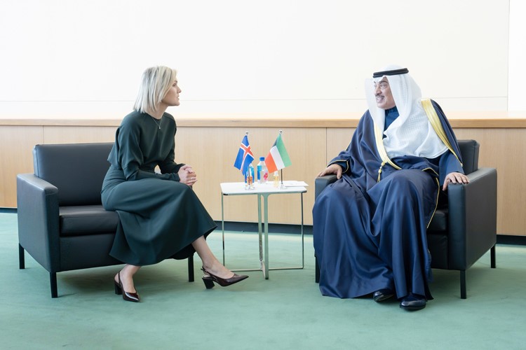 ممثل صاحب السمو الأمير الشيخ مشعل الأحمد سمو ولي العهد 
الشيخ صباح الخالد خلال اللقاء مع رئيسة وزراء آيسلندا كريسترون فروستادوتير