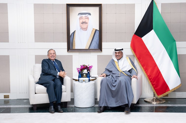 ممثل صاحب السمو الأمير الشيخ مشعل الأحمد سمو ولي العهد الشيخ صباح الخالد الأمين العام لجامعة الدول العربية نبيل فهمي