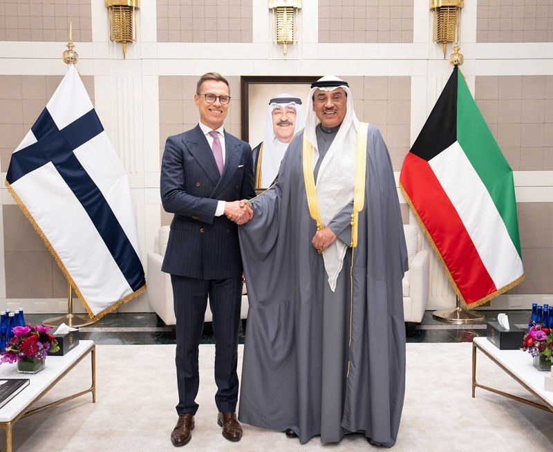 ممثل صاحب السمو سمو ولي العهد بحث مع رئيس فنلندا تطوير العلاقات الثنائية