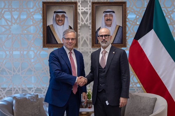 وزير الخارجية يبحث مع نظيريه السنغافوري والقرغيزي تعزيز العلاقات والتطورات الإقليمية والدولية