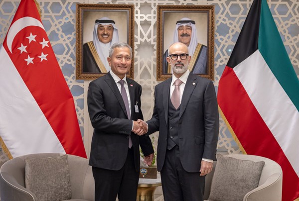 وزير الخارجية يبحث مع نظيريه السنغافوري والقرغيزي تعزيز العلاقات والتطورات الإقليمية والدولية