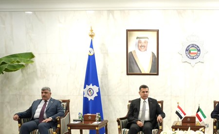 «الداخلية»: تعزيز التواصل وتطوير التعاون مع العراق