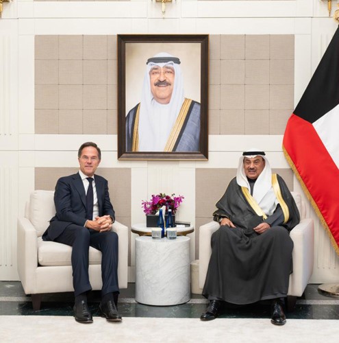 ممثل صاحب السمو الأمير الشيخ مشعل الأحمد سمو ولي العهد الشيخ صباح الخالد مستقبلا الأمين العام لمنظمة حلف شمال الأطلسي (الناتو) مارك روته