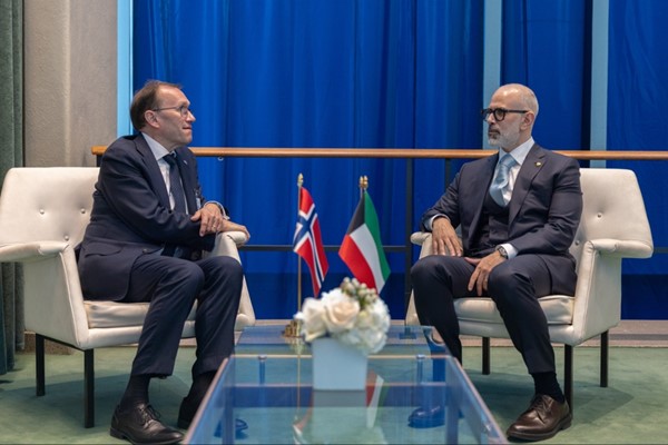 وزير الخارجية يبحث مع نظيره النرويجي آخر المستجدات على الساحتين الإقليمية والدولية