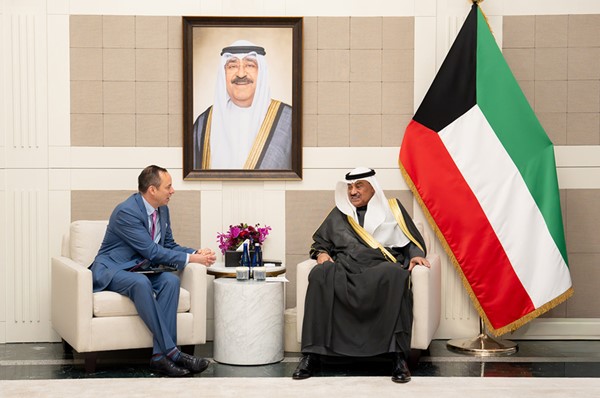 ممثل صاحب السمو يبحث مع الرئيس التنفيذي لـ «جي إي فيرنوفا العالمية» تطوير مشاريع الطاقة ورفع كفاءة محطات توليد الكهرباء