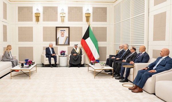 ممثل الأمير سمو ولي العهد يستقبل مستشار مجلس إدارة ليماك القابضة ورئيسة مجلس إدارة الشركة