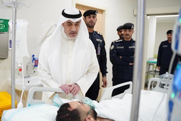 النائب الأول اطمأن على الحالة الصحية لمصابين إثر تعرضهما لهجوم من كلاب