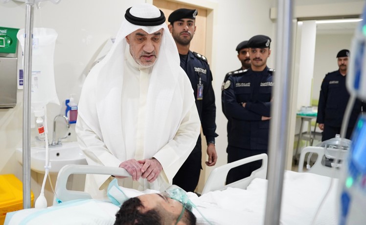 بالفيديو اليوسف اطمأن على مصابين إثر تعرضهما لهجوم من كلاب