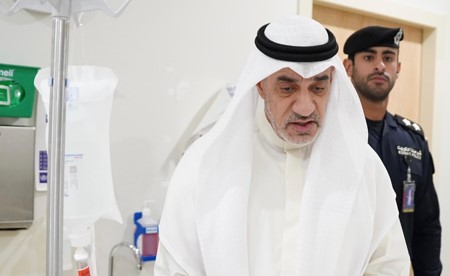 بالفيديو.. اليوسف اطمأن على مصابَين إثر تعرضهما لهجوم من كلاب