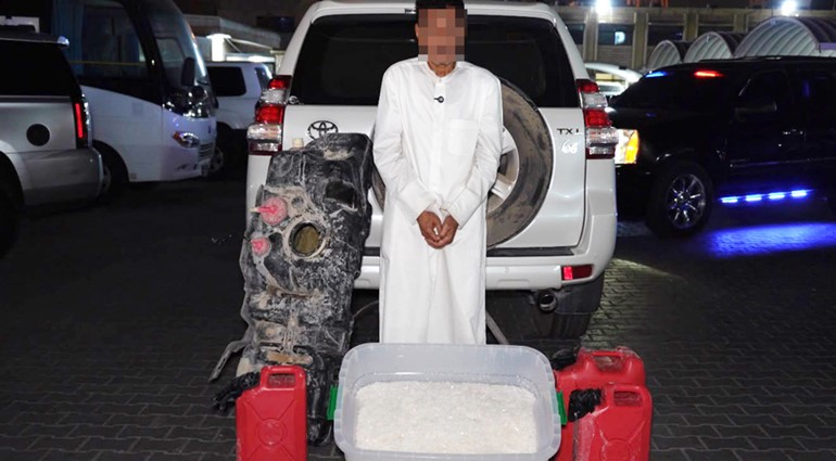 المتهم لدى اعترافه بتفاصيل تهريب المواد المخدرة