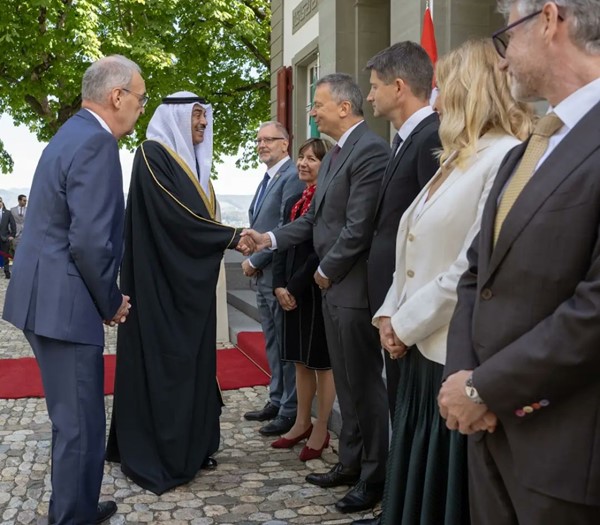 ولي العهد التقى رئيس الاتحاد السويسري بقصر لون في مراسم استقبال رسمية لسموه