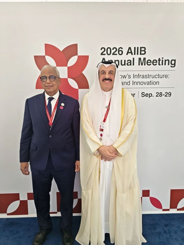 وزير المالية د.يعقوب الرفاعي مع وزير الشؤون الاقتصادية والتنموية في جمهورية موريتانيا الإسلامية عبدالله سليمان الشيخ سيديا