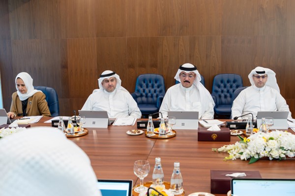 د. ريم الفليج والمستشار ناصر السميط وم. سيد جلال الطبطبائي وعبد اللطيف المشاري
