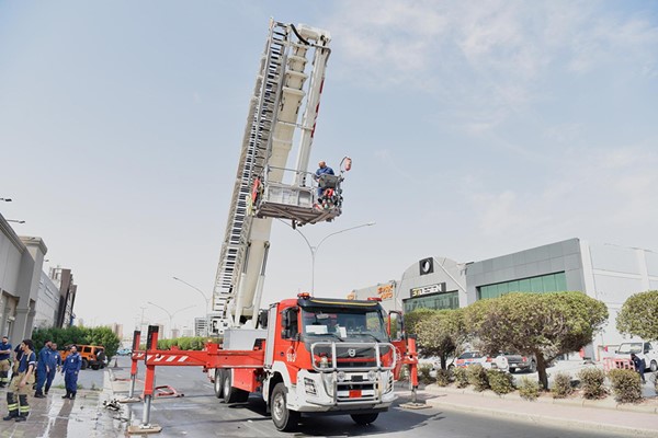 «الإطفاء»: السيطرة على حريق مبنى بمنطقة الري