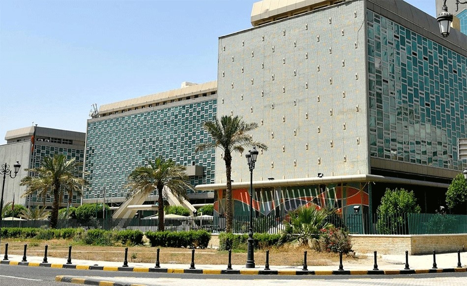 البلدية رفع أنقاض أعمال البناء والهدم والترميم ليس من اختصاصنا بل مسؤولية المقاول ومالك العقار