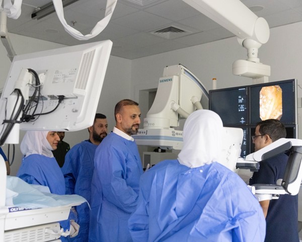 مستشفى جابر ينجح في إجراء عملية لتصريف العصارة الصفراوية بالمنظار