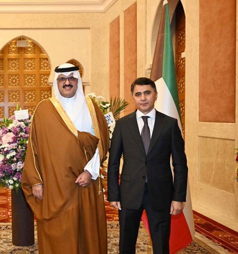 سفير خادم الحرمين الشريفين صاحب السمو الأمير سلطان بن سعد مهنئا بالمناسبة
