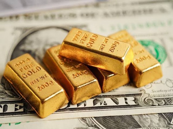 الذهب يستقر قبل بيانات الوظائف الأميركية ويتجه لخسارة أسبوعية