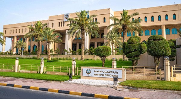 «وزارة الأشغال»: نواصل أعمال الصيانة الجذرية على طريق الدائري السابع باتجاه الفنطاس