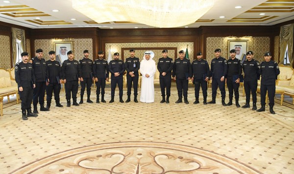عذبي الناصر يُكرِّم عدداً من ضباط وأفراد إدارة شرطة نجدة الفروانية تقديراً لجهودهم في حفظ الأمن