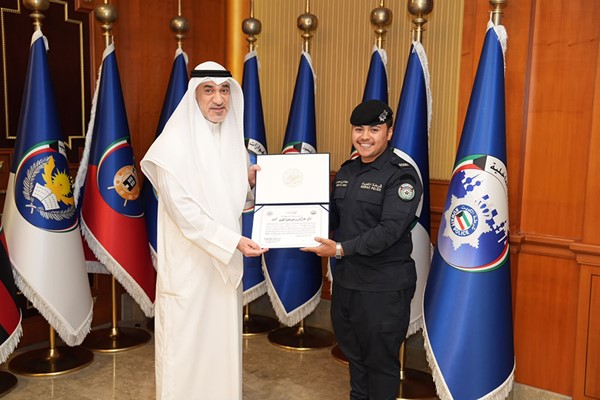 بالفيديو.. النائب الأول: المؤسسة الأمنية تحرص على ترسيخ قيم الإخلاص في العمل والانضباط بأداء الواجب لدى منتسبيها