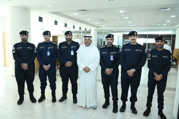 عذبي الناصر يتفقد مركز الهوية الوطنية ومركز قيادة الرابية بمحافظة الفروانية