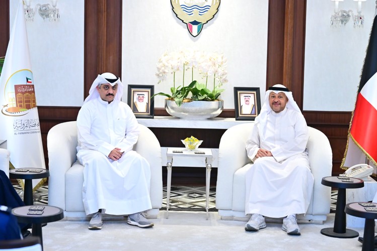 عذبي الناصر استقبل مدير الشؤون الإدارية بـ «الفروانية التعليمية» بمناسبة توليه منصبه الجديد