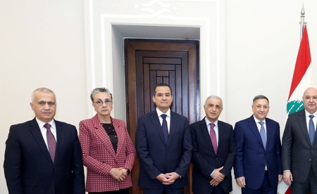 عون وبري يتسلمان مذكرة النواب الـ 86 المطالبين ببقاء «اليونيفيل» في الجنوب