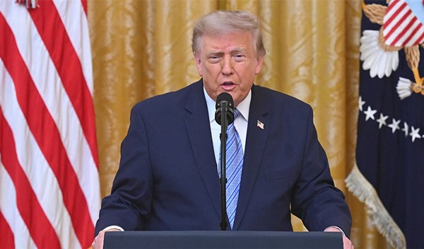 الرئيس الأميركي يعلن عن مشروع لإنشاء أكبر حوض لبناء السفن