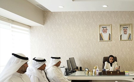 وزيرة «الشؤون» تتفقد مبنى «ذوي الإعاقة»: تسريع إنجاز معاملات المستفيدين