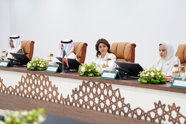 رئيس الهيئة العامة لمكافحة الفساد د.رنا الفارس ونائب رئيس مجلس إدارة الهيئة د.ماجد الديحاني وعضو مجلس الإدارة ضي العتيبي