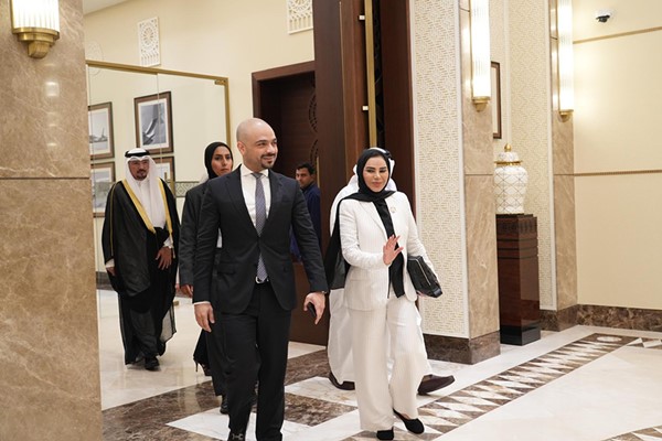 وزير التنمية الاجتماعية في مملكة البحرين أسامة العلوي يستقبل زيرة الشؤون الاجتماعية وشؤون الأسرة والطفولة د. أمثال الحويلة