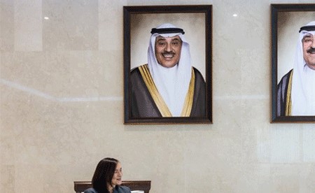 وزير الخارجية يناقش مع مسؤول أممي ملف المفقودين الكويتيين وإعادة الأرشيف الوطني