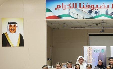 «التجاري» يُعرّف طالبات مدرسة سمية الابتدائية بتراث الكويت