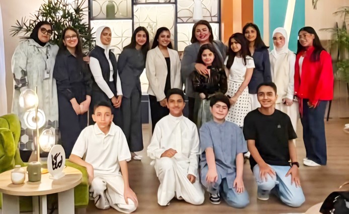 منى والأطفال حكاية حب