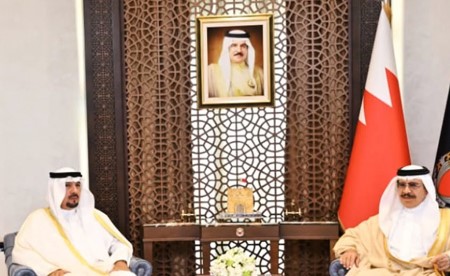 وزير الداخلية البحريني: علاقات تاريخية وروابط أخوية تجمع بين المملكة والكويت