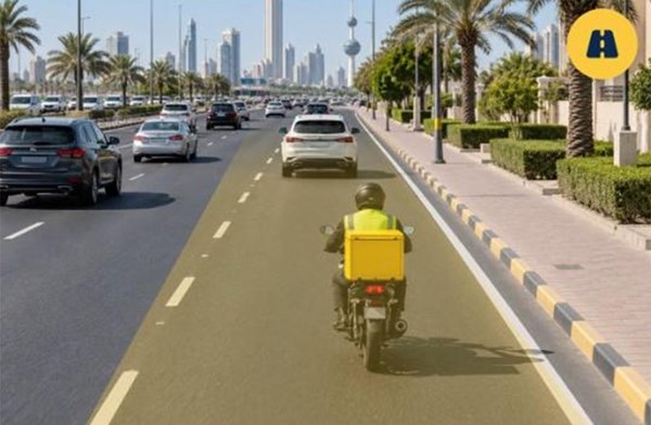 «المرور» تشدد على التزام سائقي دراجات توصيل الطلبات بالحارة اليمنى واشتراطات السلامة