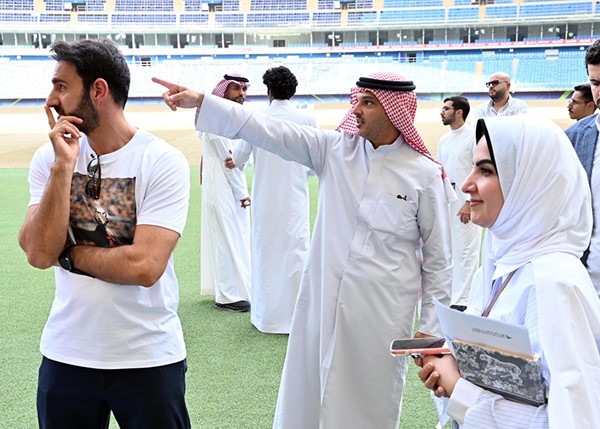 وفد الاتحاد السعودي يتفقد منشآت «السوبر»