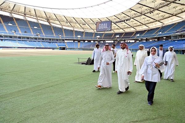 وفد الاتحاد السعودي يتفقد منشآت «السوبر»